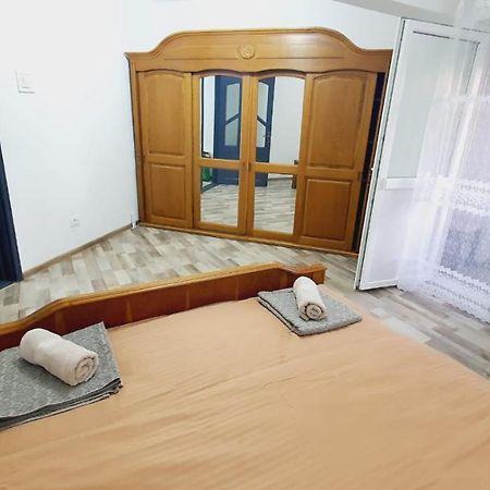 Апартаменти Apartament Radoi Дробета-Турну-Северин Екстер'єр фото